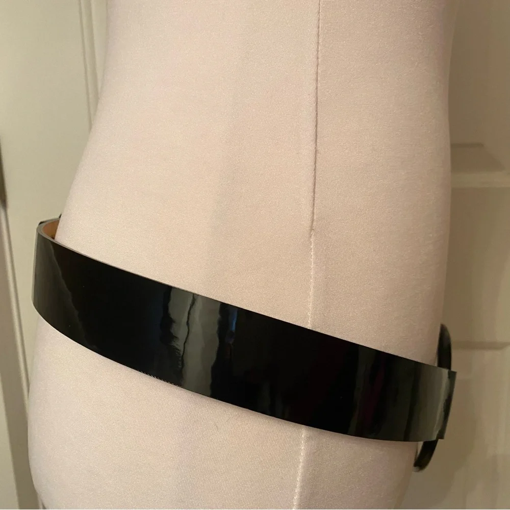 W BY WORTH BELT BLACK PATENT LEATHER ITALY LARGE O RING CENTER SIZE M